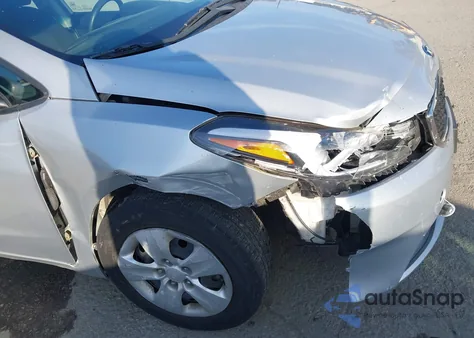 2017 Kia Forte Lx из США, поврежденный, VIN 3KPFK4A73HE120997